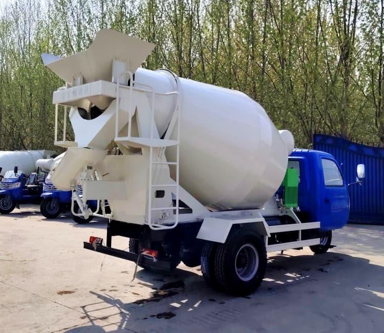 五轮搅拌车（全封驾驶室）