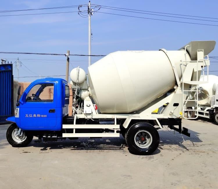 五轮搅拌车（全封驾驶室）