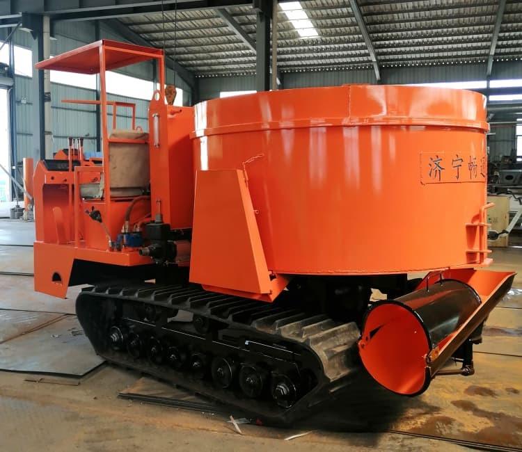 履带平口搅拌车1-3方